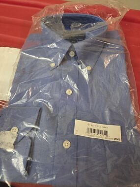 B.NEW WITH TAG Button-Down Dress Shirt in Blue - Buttoned Down